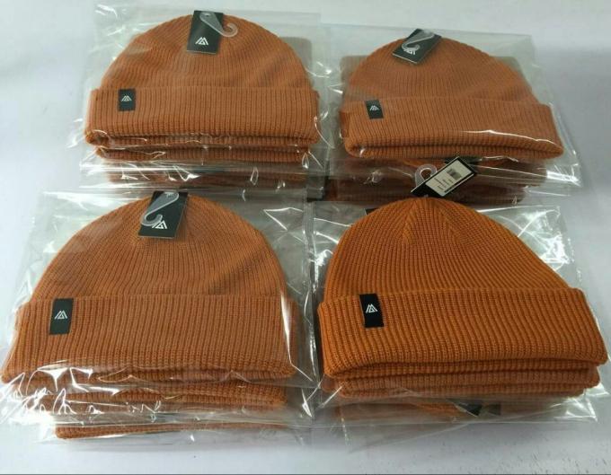 کلاه هوانوردی با پوشش خزدار 58 سانتی‌متری کلاه برفی بمب‌افکن نر زن با لبه‌های گوش اوشانکا اسکی در فضای باز 7