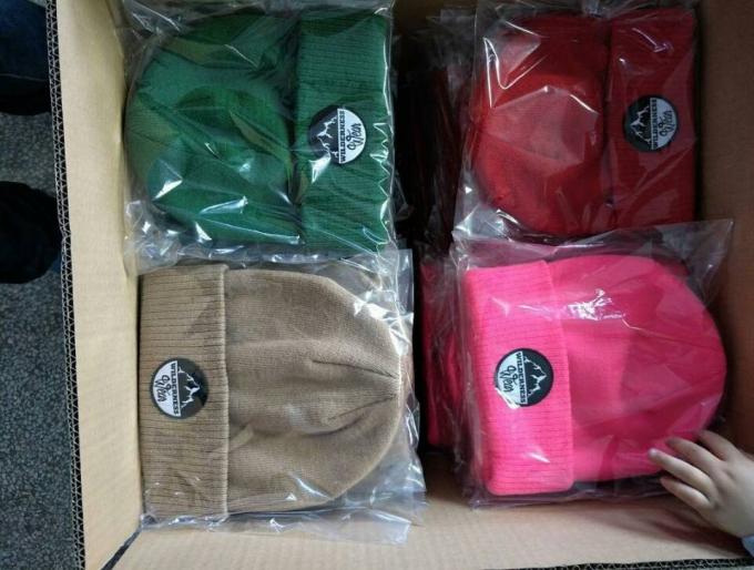 کلاه هوانوردی با پوشش خزدار 58 سانتی‌متری کلاه برفی بمب‌افکن نر زن با لبه‌های گوش اوشانکا اسکی در فضای باز 9