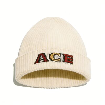 کلاه‌های پشمی قابل تنظیم که عایق طبیعی و ظاهری کلاسیک را برای مجموعه‌های پوشاک زمستانی فراهم می‌کنند