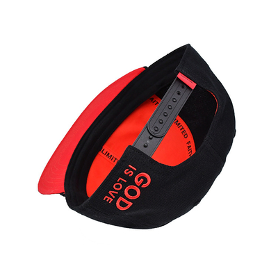 کلاه Snapback در اندازه های قابل تنظیم با لوگو تزئینی سه بعدی و چاپ نوار داخلی برچسب بافت