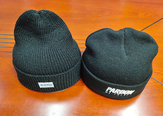 برچسب های خصوصی رنگ زمستانی Unisex Plain Winter Knit Beanie Hats